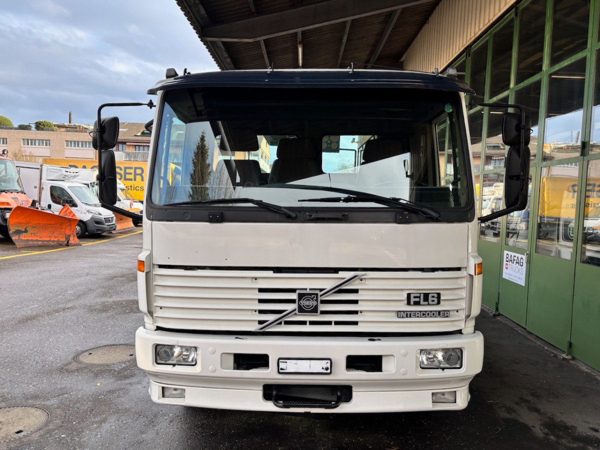 VOLVO FL6H615 - Tegljač: slika VOLVO FL6H615 - Tegljač VOLVO FL6H615 - Tegljač: slika VOLVO FL6H615 - Tegljač