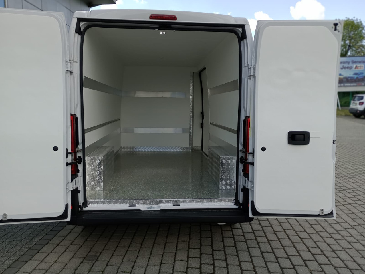 Fiat Ducato 140 L3H2 Kühlkasten - Dostavno vozilo hladnjača: slika Fiat Ducato 140 L3H2 Kühlkasten - Dostavno vozilo hladnjača Fiat Ducato 140 L3H2 Kühlkasten - Dostavno vozilo hladnjača: slika Fiat Ducato 140 L3H2 Kühlkasten - Dostavno vozilo hladnjača