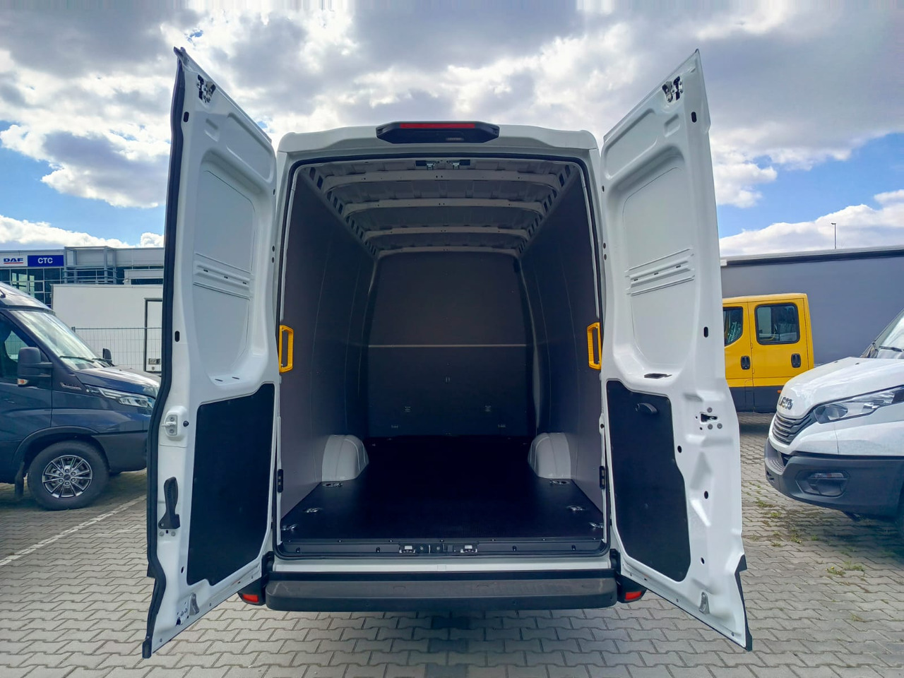 Zakup IVECO Daily 35 180 7-Sitzer IVECO Daily 35 180 7-Sitzer: slika Zakup IVECO Daily 35 180 7-Sitzer IVECO Daily 35 180 7-Sitzer Zakup IVECO Daily 35 180 7-Sitzer IVECO Daily 35 180 7-Sitzer: slika Zakup IVECO Daily 35 180 7-Sitzer IVECO Daily 35 180 7-Sitzer