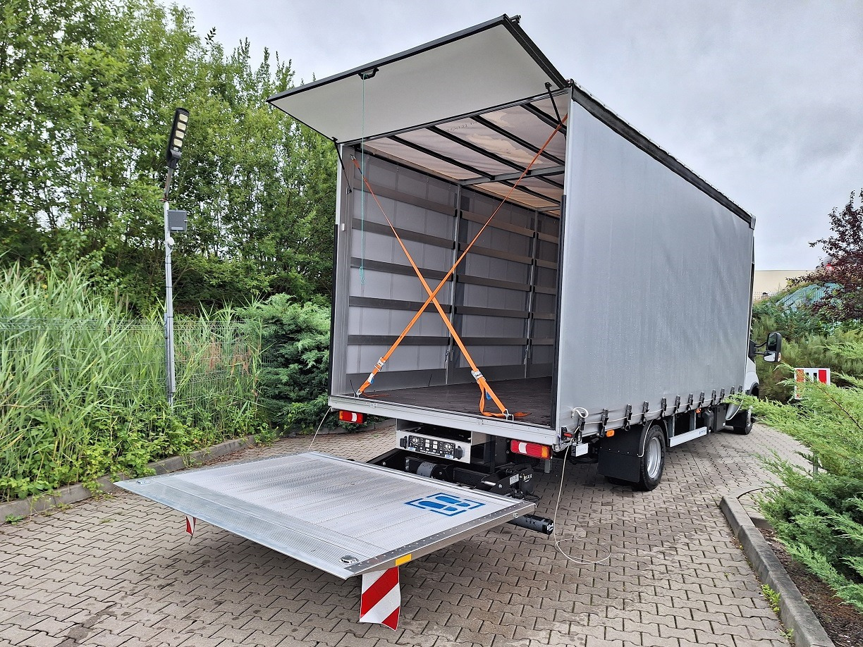 Iveco Daily 70C18A8 Backsleeper BÄR - Dostavno vozilo s ceradom: slika Iveco Daily 70C18A8 Backsleeper BÄR - Dostavno vozilo s ceradom Iveco Daily 70C18A8 Backsleeper BÄR - Dostavno vozilo s ceradom: slika Iveco Daily 70C18A8 Backsleeper BÄR - Dostavno vozilo s ceradom