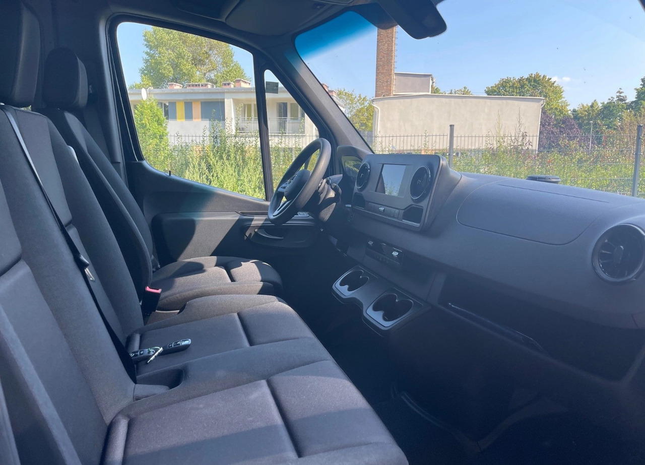 Mercedes-Benz Sprinter 317 L3H2 6-Sitze - Furgon, Dostavno vozilo s dvostrukom kabinom: slika Mercedes-Benz Sprinter 317 L3H2 6-Sitze - Furgon, Dostavno vozilo s dvostrukom kabinom Mercedes-Benz Sprinter 317 L3H2 6-Sitze - Furgon, Dostavno vozilo s dvostrukom kabinom: slika Mercedes-Benz Sprinter 317 L3H2 6-Sitze - Furgon, Dostavno vozilo s dvostrukom kabinom
