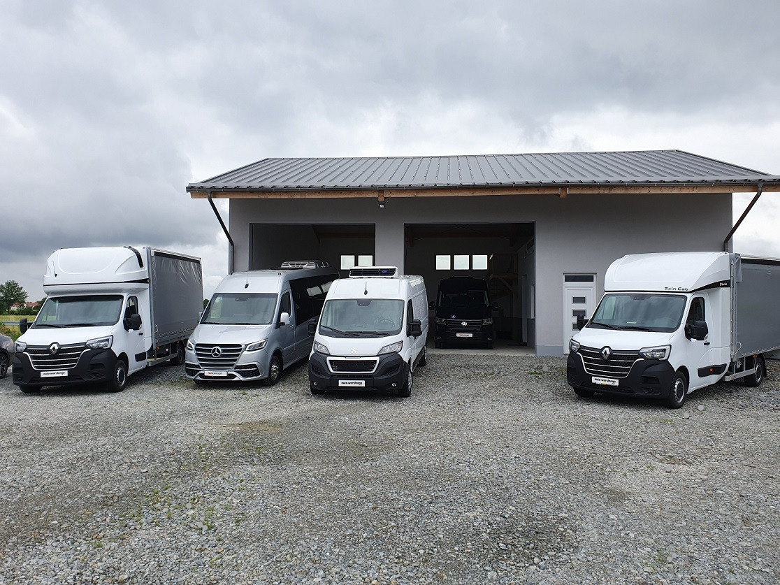 Mercedes-Benz Sprinter 317 L3H2 6-Sitze - Furgon, Dostavno vozilo s dvostrukom kabinom: slika Mercedes-Benz Sprinter 317 L3H2 6-Sitze - Furgon, Dostavno vozilo s dvostrukom kabinom Mercedes-Benz Sprinter 317 L3H2 6-Sitze - Furgon, Dostavno vozilo s dvostrukom kabinom: slika Mercedes-Benz Sprinter 317 L3H2 6-Sitze - Furgon, Dostavno vozilo s dvostrukom kabinom