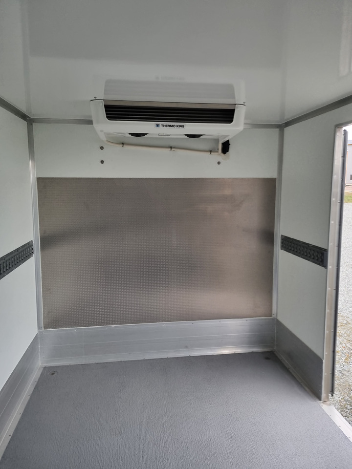 Renault Master Kühlkoffer O°/+20°C 230V Standkühlung - Dostavno vozilo hladnjača: slika Renault Master Kühlkoffer O°/+20°C 230V Standkühlung - Dostavno vozilo hladnjača Renault Master Kühlkoffer O°/+20°C 230V Standkühlung - Dostavno vozilo hladnjača: slika Renault Master Kühlkoffer O°/+20°C 230V Standkühlung - Dostavno vozilo hladnjača