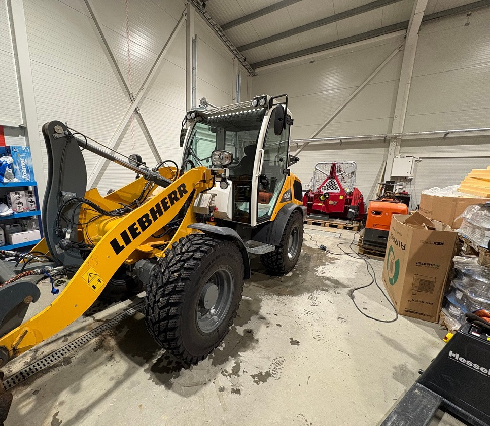 LIEBHERR L506C - Utovarivač na kotačima: slika LIEBHERR L506C - Utovarivač na kotačima LIEBHERR L506C - Utovarivač na kotačima: slika LIEBHERR L506C - Utovarivač na kotačima