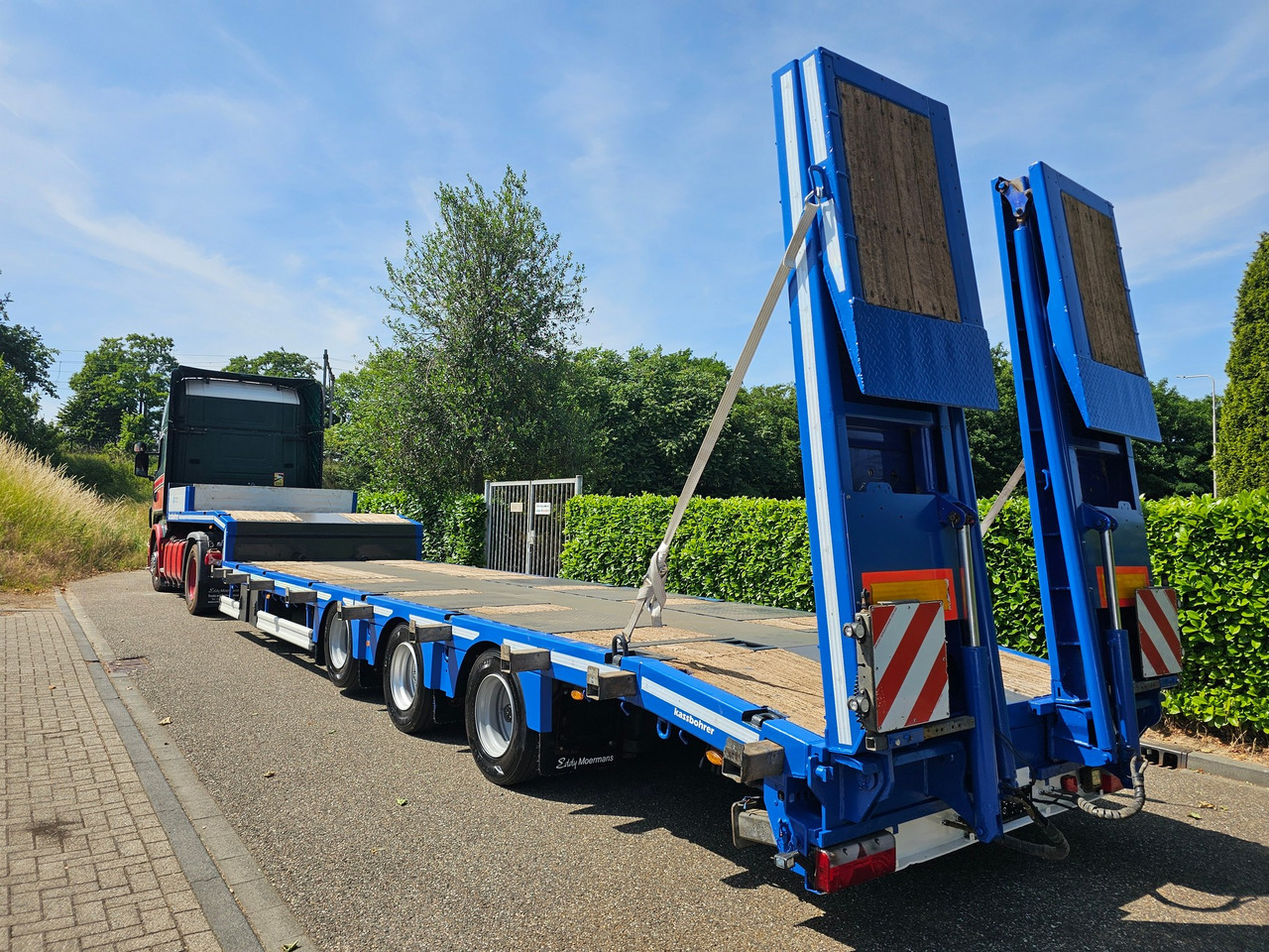 Kässbohrer LB3E With Hydraulic Flip Ramps - Poluprikolica s niskim utovarivačem: slika Kässbohrer LB3E With Hydraulic Flip Ramps - Poluprikolica s niskim utovarivačem Kässbohrer LB3E With Hydraulic Flip Ramps - Poluprikolica s niskim utovarivačem: slika Kässbohrer LB3E With Hydraulic Flip Ramps - Poluprikolica s niskim utovarivačem