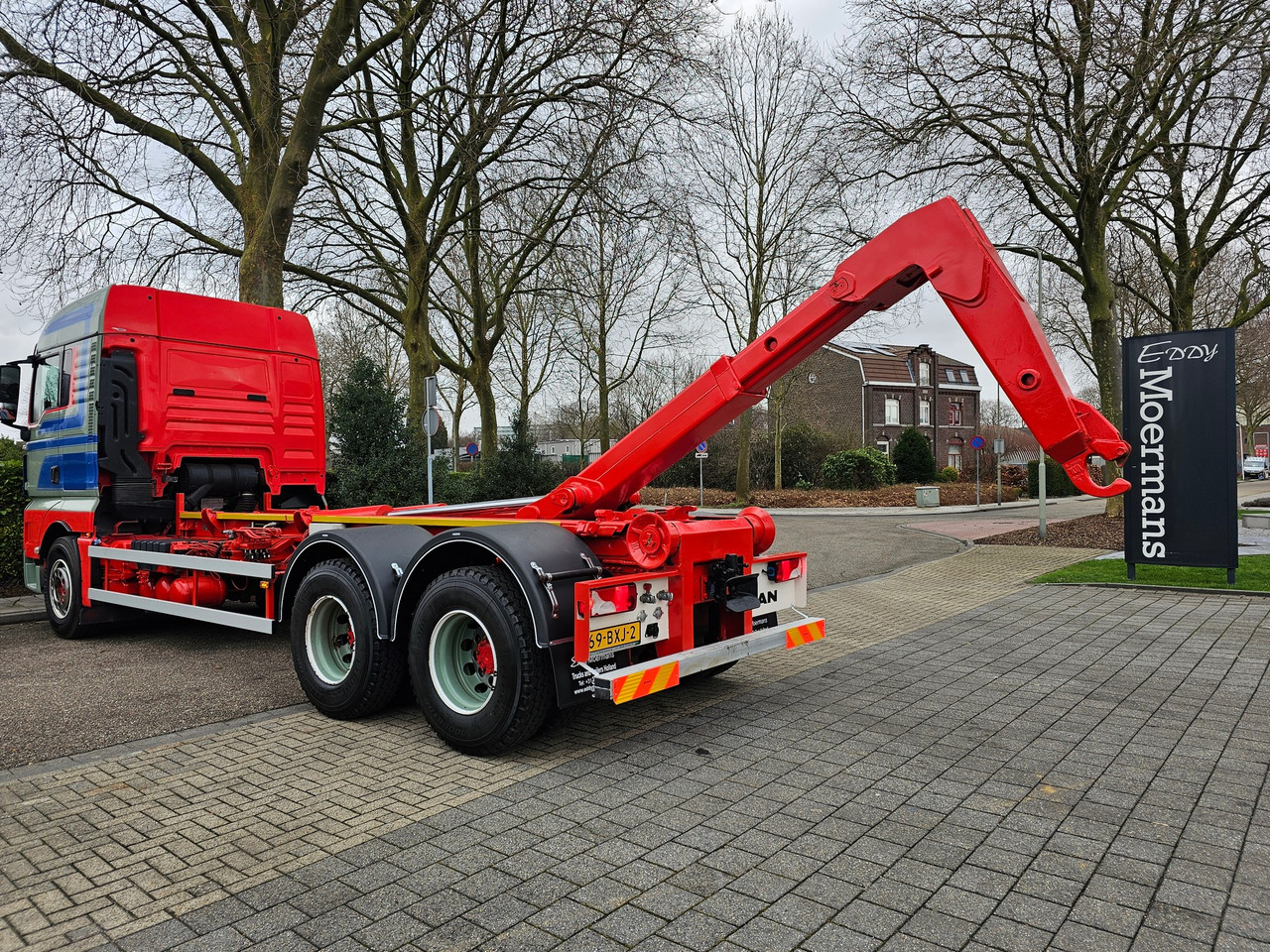 Kamion s kukastom dizalicom MAN TGX 26.560 XLX 6X4: slika Kamion s kukastom dizalicom MAN TGX 26.560 XLX 6X4