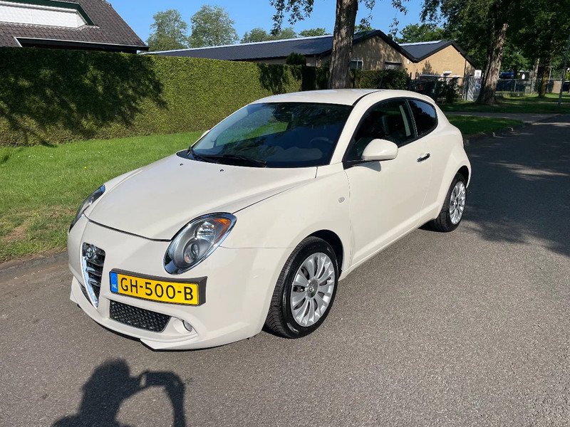 Alfa Romeo MiTo ALFA MITO Diesel ZEER MOOI - Hatchback: slika Alfa Romeo MiTo ALFA MITO Diesel ZEER MOOI - Hatchback Alfa Romeo MiTo ALFA MITO Diesel ZEER MOOI - Hatchback: slika Alfa Romeo MiTo ALFA MITO Diesel ZEER MOOI - Hatchback
