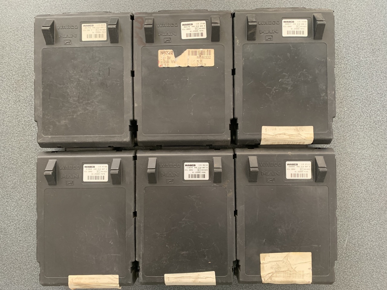 CENTRAL ON-BOARD COMPUTER-ZBR MAN TGA-TGS-TGX - Upravljačka jedinica (ECU) za Kamion: slika CENTRAL ON-BOARD COMPUTER-ZBR MAN TGA-TGS-TGX - Upravljačka jedinica (ECU) za Kamion CENTRAL ON-BOARD COMPUTER-ZBR MAN TGA-TGS-TGX - Upravljačka jedinica (ECU) za Kamion: slika CENTRAL ON-BOARD COMPUTER-ZBR MAN TGA-TGS-TGX - Upravljačka jedinica (ECU) za Kamion