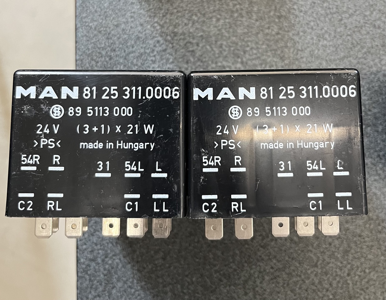 FLASHING-WIPING PULSE UNIT MAN F90,F2000 - Električni sustav za Kamion: slika FLASHING-WIPING PULSE UNIT MAN F90,F2000 - Električni sustav za Kamion FLASHING-WIPING PULSE UNIT MAN F90,F2000 - Električni sustav za Kamion: slika FLASHING-WIPING PULSE UNIT MAN F90,F2000 - Električni sustav za Kamion