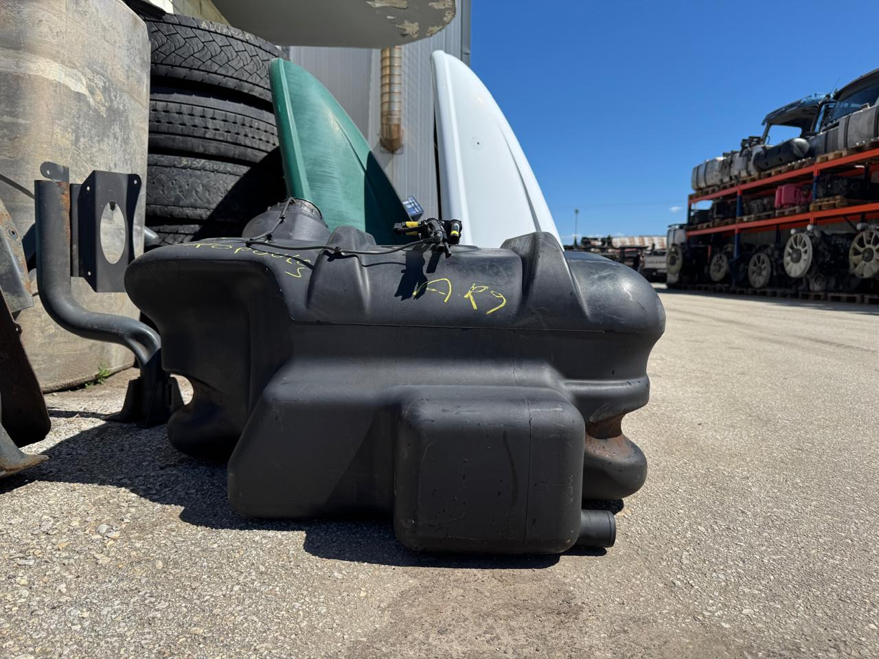 FUEL TANK ATEGO 180L - Spremnik goriva za Kamion: slika FUEL TANK ATEGO 180L - Spremnik goriva za Kamion FUEL TANK ATEGO 180L - Spremnik goriva za Kamion: slika FUEL TANK ATEGO 180L - Spremnik goriva za Kamion