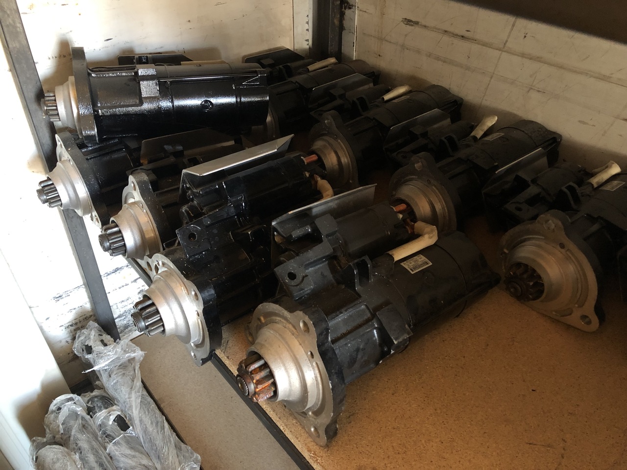 MAN STARTING MOTOR 24V MITSUBISHI - Starter za Kamion: slika MAN STARTING MOTOR 24V MITSUBISHI - Starter za Kamion MAN STARTING MOTOR 24V MITSUBISHI - Starter za Kamion: slika MAN STARTING MOTOR 24V MITSUBISHI - Starter za Kamion