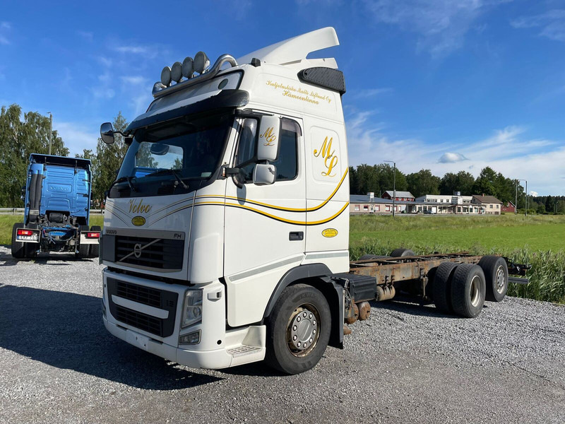 Volvo FH500 6x2 - Kamion-šasija: slika Volvo FH500 6x2 - Kamion-šasija Volvo FH500 6x2 - Kamion-šasija: slika Volvo FH500 6x2 - Kamion-šasija