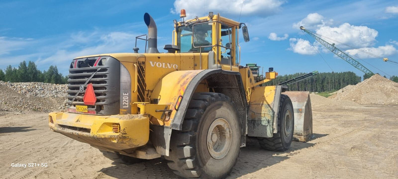 Volvo L220E - Utovarivač na kotačima: slika Volvo L220E - Utovarivač na kotačima Volvo L220E - Utovarivač na kotačima: slika Volvo L220E - Utovarivač na kotačima