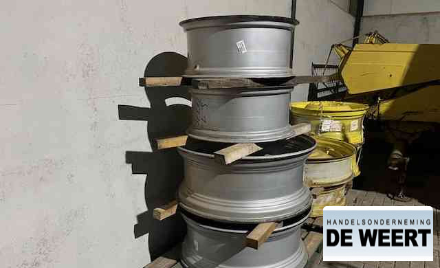 Diversen velgen 38" , voor john deere , case - Gume i felge za Poljoprivredni strojevi: slika diversen velgen 38" , voor john deere , case - Gume i felge za Poljoprivredni strojevi Diversen velgen 38" , voor john deere , case - Gume i felge za Poljoprivredni strojevi: slika diversen velgen 38" , voor john deere , case - Gume i felge za Poljoprivredni strojevi
