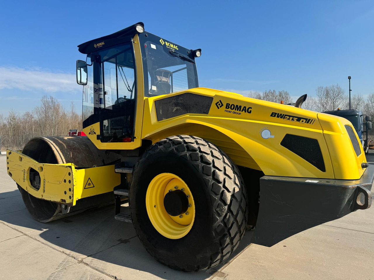 Bomag BW 213-D5 2017 - Kompaktor: slika Bomag BW 213-D5 2017 - Kompaktor Bomag BW 213-D5 2017 - Kompaktor: slika Bomag BW 213-D5 2017 - Kompaktor
