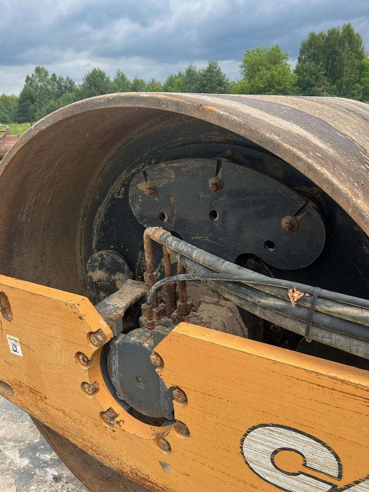 CASE 111G EX-D - Valjak: slika CASE 111G EX-D - Valjak CASE 111G EX-D - Valjak: slika CASE 111G EX-D - Valjak