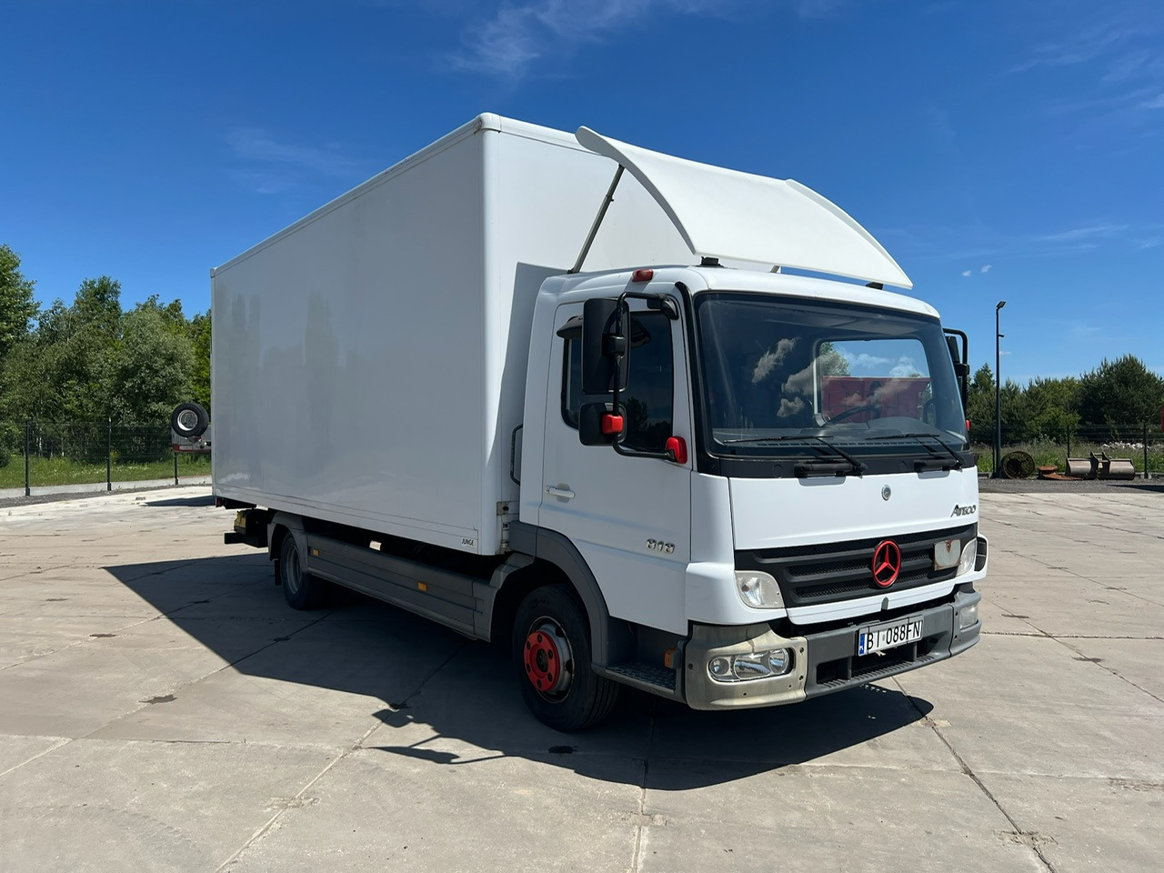 Mercedes-Benz ATEGO 818 dostawczy winda - Kamion sandučar: slika Mercedes-Benz ATEGO 818 dostawczy winda - Kamion sandučar Mercedes-Benz ATEGO 818 dostawczy winda - Kamion sandučar: slika Mercedes-Benz ATEGO 818 dostawczy winda - Kamion sandučar