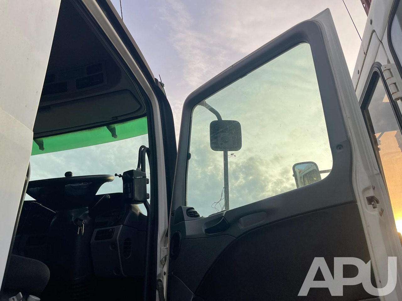 Mercedes-Benz Actros 2531L - Cestovna čistilica: slika Mercedes-Benz Actros 2531L - Cestovna čistilica Mercedes-Benz Actros 2531L - Cestovna čistilica: slika Mercedes-Benz Actros 2531L - Cestovna čistilica