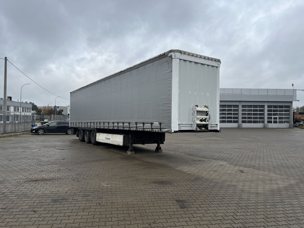 Poluprikolica s ceradom Naczepa ciężarowa KRONE: slika Poluprikolica s ceradom Naczepa ciężarowa KRONE