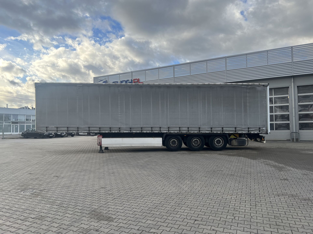 Naczepa ciężarowa KRONE - Poluprikolica s ceradom: slika Naczepa ciężarowa KRONE - Poluprikolica s ceradom Naczepa ciężarowa KRONE - Poluprikolica s ceradom: slika Naczepa ciężarowa KRONE - Poluprikolica s ceradom