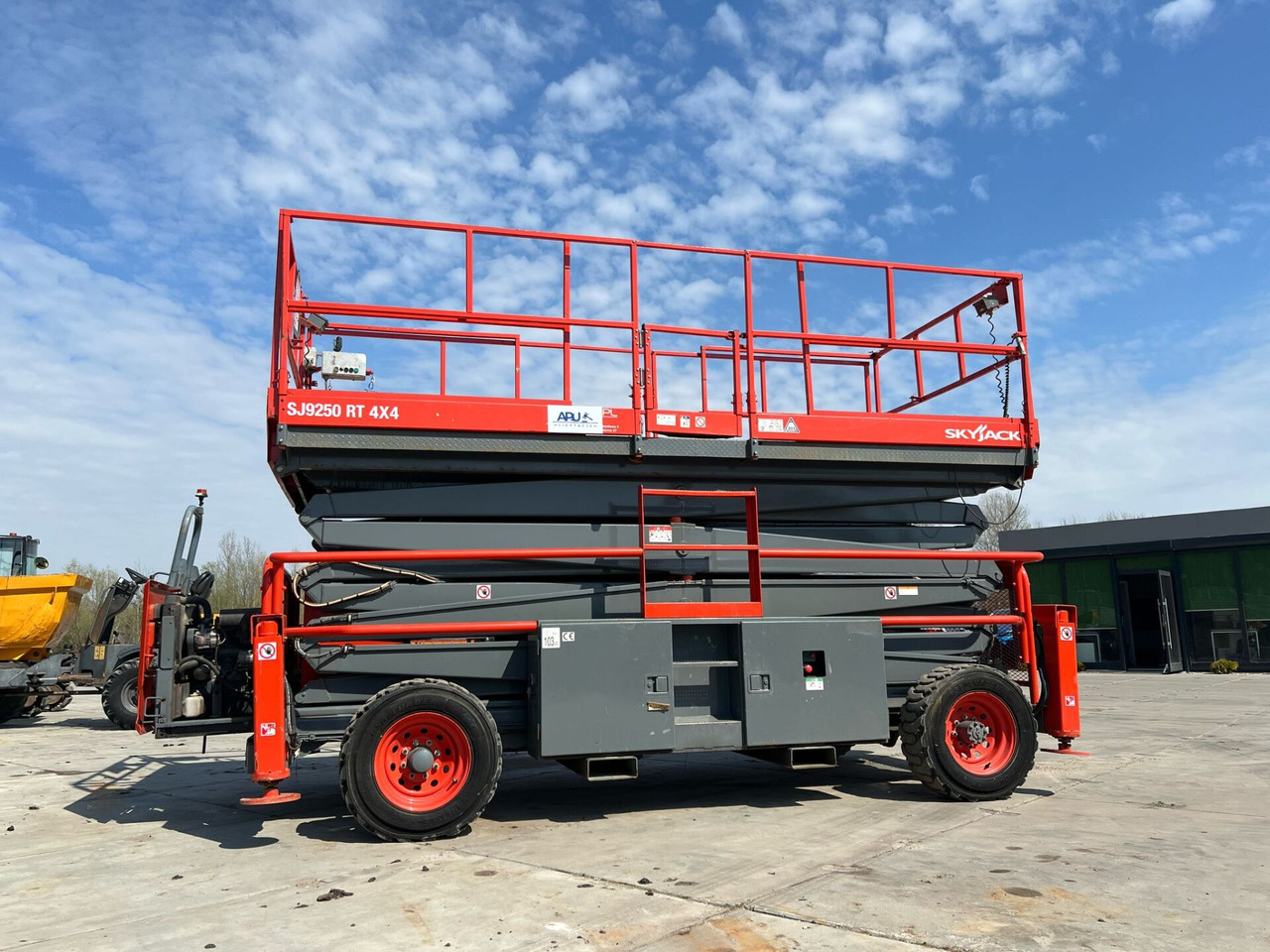 SKYJACK SJ 9250 4×4 - Škarasta podizna platforma: slika SKYJACK SJ 9250 4×4 - Škarasta podizna platforma SKYJACK SJ 9250 4×4 - Škarasta podizna platforma: slika SKYJACK SJ 9250 4×4 - Škarasta podizna platforma
