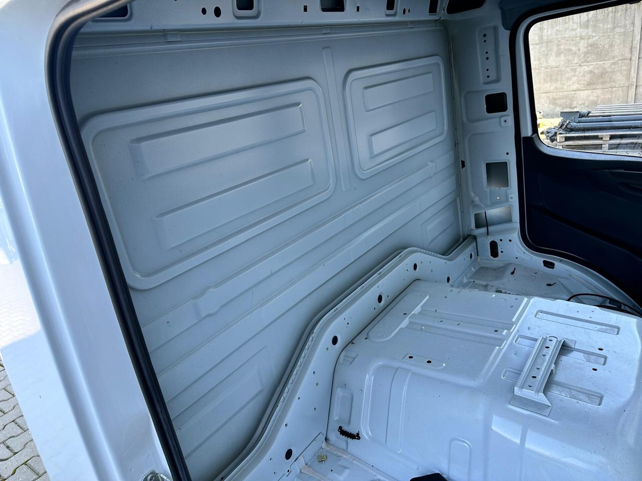 MB ATEGO CABINE EURO 6 TUNEL VOOR 6 CYL.MOTOR ALLEEN FRAME 000074B - Kabina za Kamion: slika MB ATEGO CABINE EURO 6 TUNEL VOOR 6 CYL.MOTOR ALLEEN FRAME 000074B - Kabina za Kamion MB ATEGO CABINE EURO 6 TUNEL VOOR 6 CYL.MOTOR ALLEEN FRAME 000074B - Kabina za Kamion: slika MB ATEGO CABINE EURO 6 TUNEL VOOR 6 CYL.MOTOR ALLEEN FRAME 000074B - Kabina za Kamion