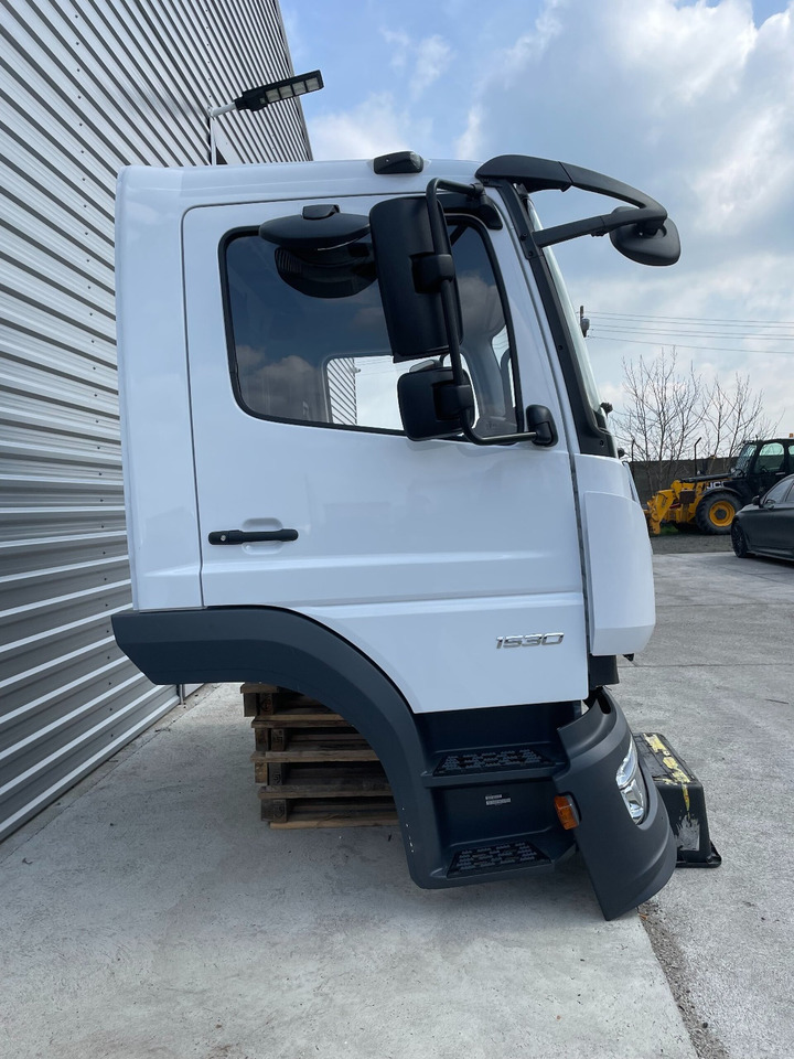 MB ATEGO CABINE EURO 6 TUNEL VOOR 6 CYL.MOTOR INCL. SEAT 000074A - Kabina za Kamion: slika MB ATEGO CABINE EURO 6 TUNEL VOOR 6 CYL.MOTOR INCL. SEAT 000074A - Kabina za Kamion MB ATEGO CABINE EURO 6 TUNEL VOOR 6 CYL.MOTOR INCL. SEAT 000074A - Kabina za Kamion: slika MB ATEGO CABINE EURO 6 TUNEL VOOR 6 CYL.MOTOR INCL. SEAT 000074A - Kabina za Kamion