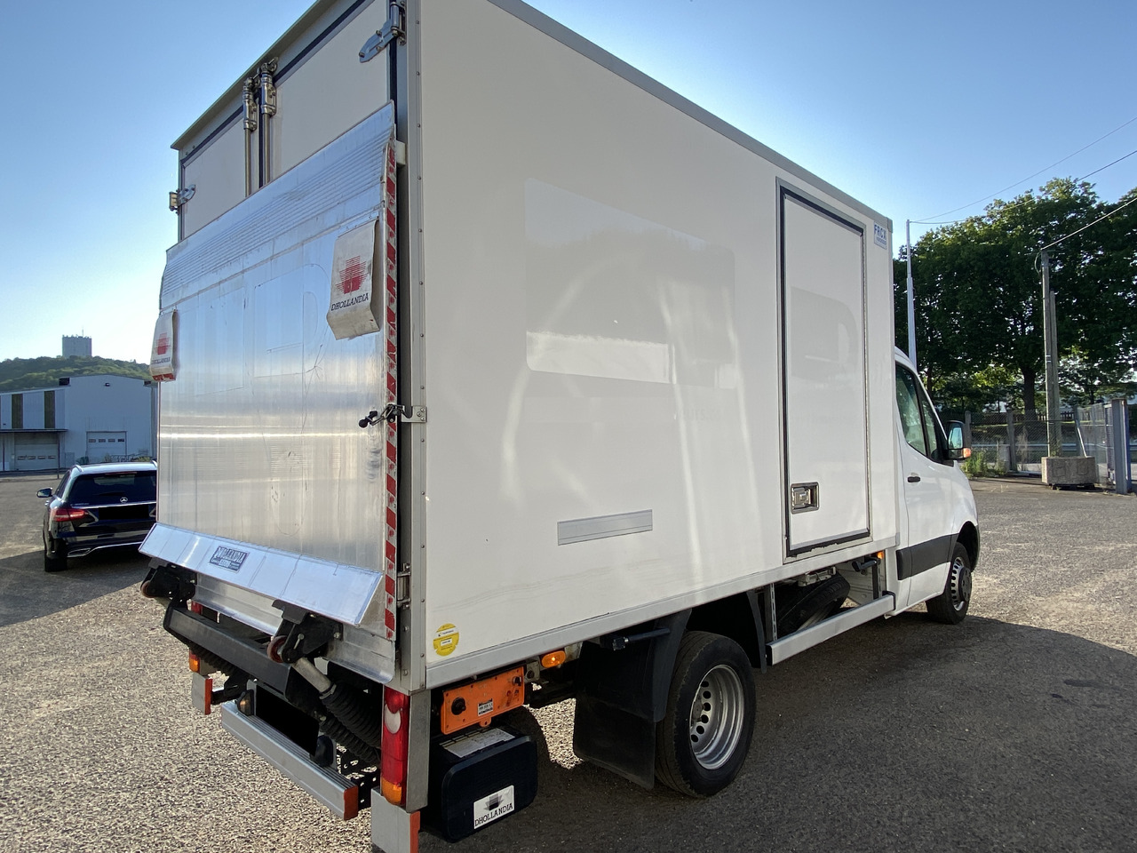 Mercedes Sprinter - Dostavno vozilo hladnjača: slika Mercedes Sprinter - Dostavno vozilo hladnjača Mercedes Sprinter - Dostavno vozilo hladnjača: slika Mercedes Sprinter - Dostavno vozilo hladnjača