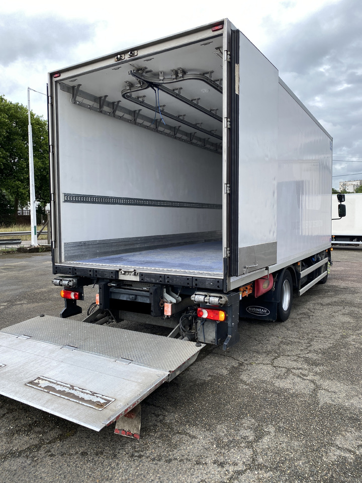 RENAULT D16 - Kamion hladnjača: slika RENAULT D16 - Kamion hladnjača RENAULT D16 - Kamion hladnjača: slika RENAULT D16 - Kamion hladnjača