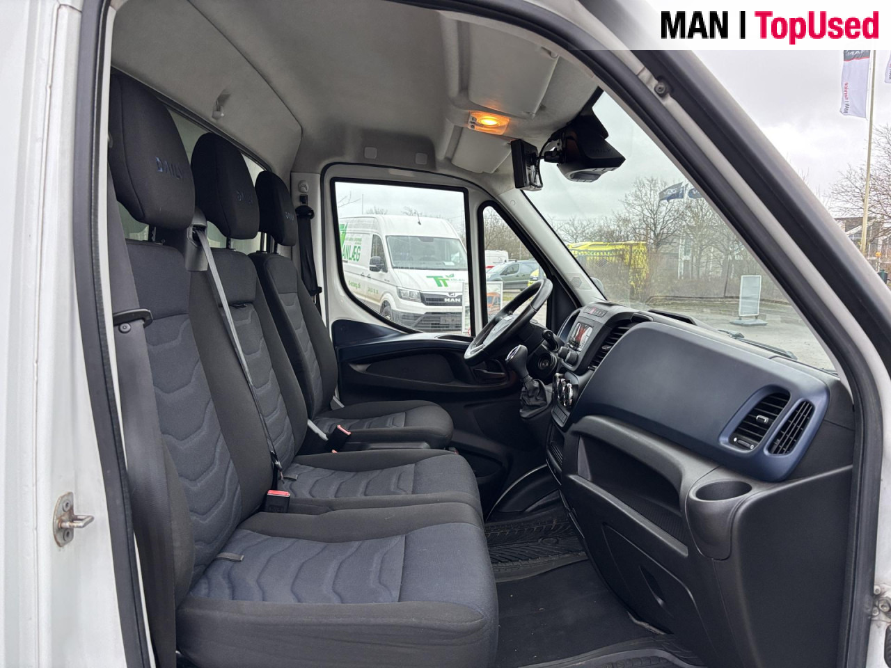 IVECO 35S16 - Dostavno vozilo sa zatvorenim sandukom: slika IVECO 35S16 - Dostavno vozilo sa zatvorenim sandukom IVECO 35S16 - Dostavno vozilo sa zatvorenim sandukom: slika IVECO 35S16 - Dostavno vozilo sa zatvorenim sandukom