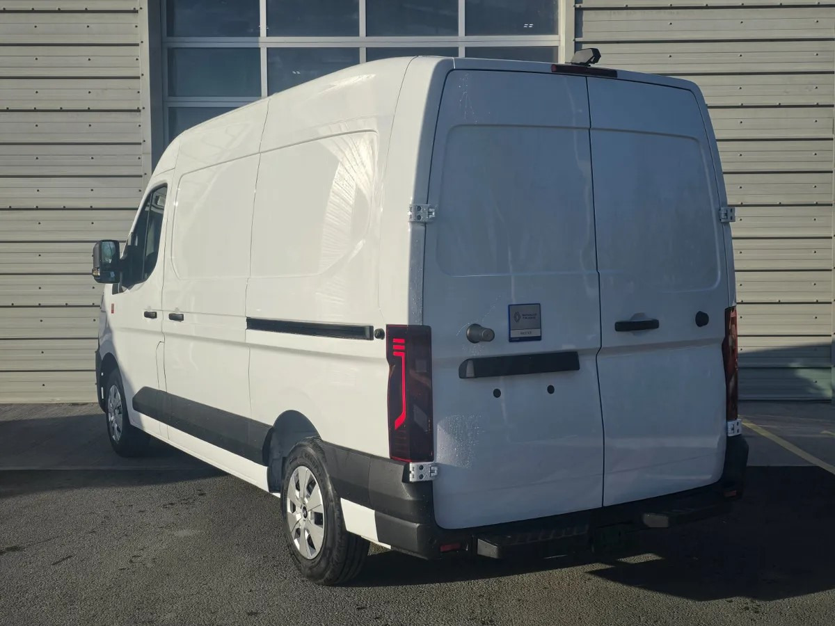2025 Renault E-Tech Master L2H2 - Furgon: slika 2025 Renault E-Tech Master L2H2 - Furgon 2025 Renault E-Tech Master L2H2 - Furgon: slika 2025 Renault E-Tech Master L2H2 - Furgon