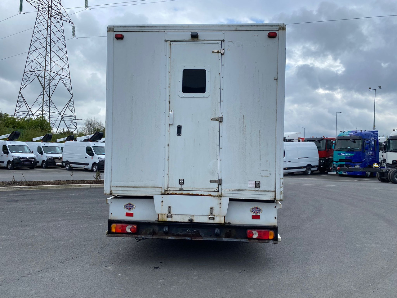 2011 Renault Midlum 180.18 Prison Truck - Kamion: slika 2011 Renault Midlum 180.18 Prison Truck - Kamion 2011 Renault Midlum 180.18 Prison Truck - Kamion: slika 2011 Renault Midlum 180.18 Prison Truck - Kamion