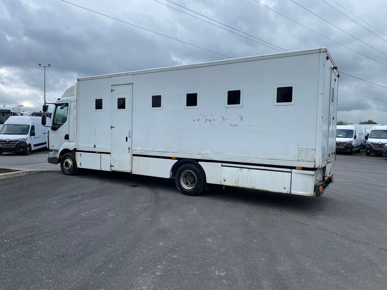2011 Renault Midlum 180.18 Prison Truck - Kamion: slika 2011 Renault Midlum 180.18 Prison Truck - Kamion 2011 Renault Midlum 180.18 Prison Truck - Kamion: slika 2011 Renault Midlum 180.18 Prison Truck - Kamion
