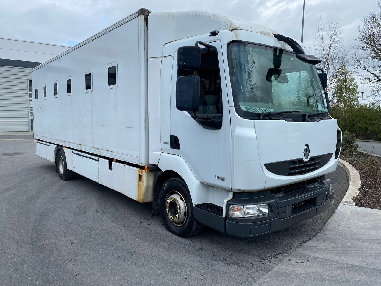 2011 Renault Midlum 180.18 Prison Truck - Kamion: slika 2011 Renault Midlum 180.18 Prison Truck - Kamion 2011 Renault Midlum 180.18 Prison Truck - Kamion: slika 2011 Renault Midlum 180.18 Prison Truck - Kamion