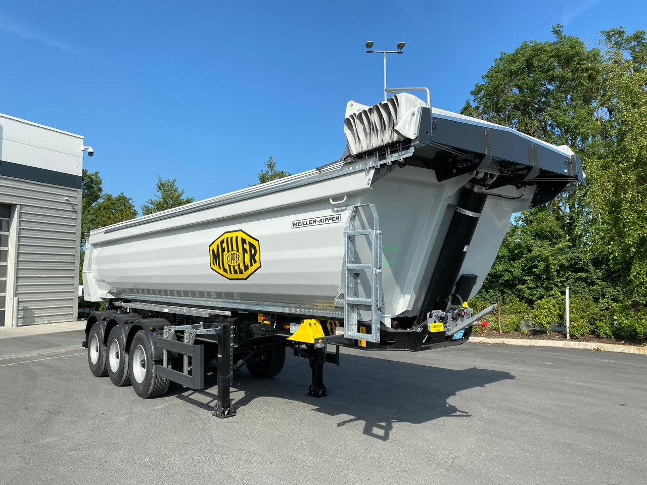 Meiller – Long Wheel Base Tipping Trailer - Kiper poluprikolica: slika Meiller – Long Wheel Base Tipping Trailer - Kiper poluprikolica Meiller – Long Wheel Base Tipping Trailer - Kiper poluprikolica: slika Meiller – Long Wheel Base Tipping Trailer - Kiper poluprikolica
