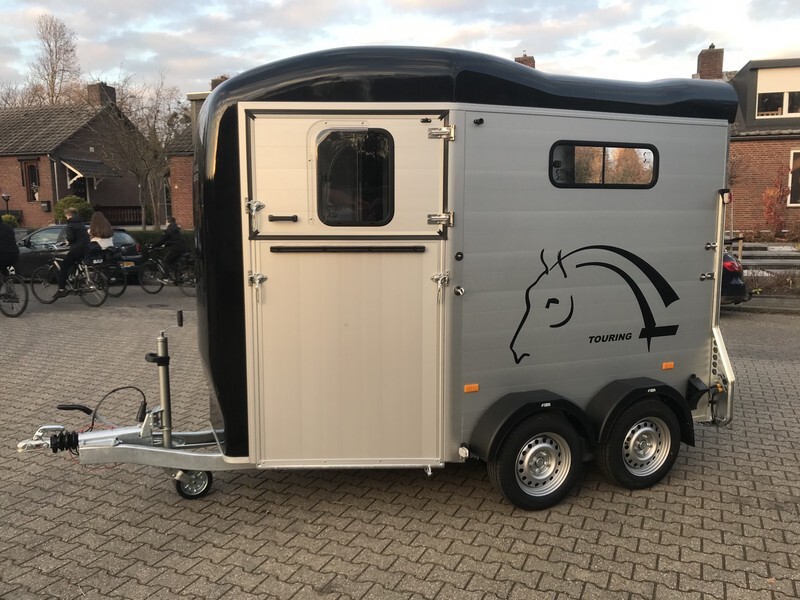 CHEVAL Liberte Touring Country met vooruitloop - Prikolica za konje: slika CHEVAL Liberte Touring Country met vooruitloop - Prikolica za konje CHEVAL Liberte Touring Country met vooruitloop - Prikolica za konje: slika CHEVAL Liberte Touring Country met vooruitloop - Prikolica za konje