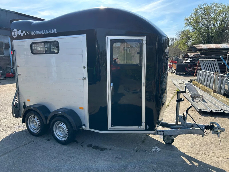 Cheval Liberte Gold 3 met zadelkamer - Prikolica za konje: slika Cheval Liberte Gold 3 met zadelkamer - Prikolica za konje Cheval Liberte Gold 3 met zadelkamer - Prikolica za konje: slika Cheval Liberte Gold 3 met zadelkamer - Prikolica za konje