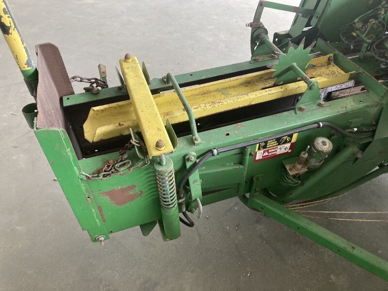 Kvadratna balirka John Deere kleinpakkenpers 456: slika Kvadratna balirka John Deere kleinpakkenpers 456