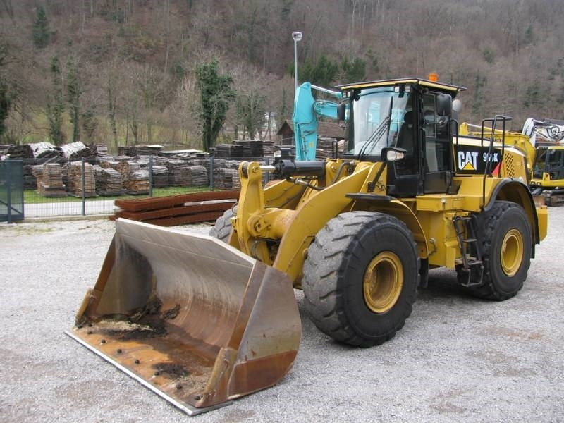 CAT 966K Top stanje - Utovarivač na kotačima: slika CAT 966K Top stanje - Utovarivač na kotačima CAT 966K Top stanje - Utovarivač na kotačima: slika CAT 966K Top stanje - Utovarivač na kotačima
