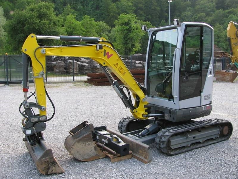 Wacker Neuson EZ26 2 žlici + NOVO kladivo - Mini bager: slika Wacker Neuson EZ26 2 žlici + NOVO kladivo - Mini bager Wacker Neuson EZ26 2 žlici + NOVO kladivo - Mini bager: slika Wacker Neuson EZ26 2 žlici + NOVO kladivo - Mini bager