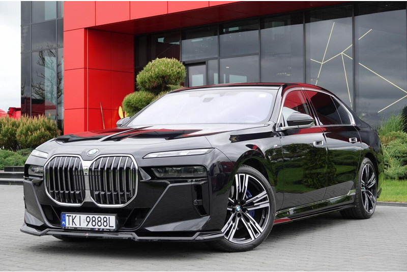 BMW 7 xDrive M Sport - Limuzina: slika BMW 7 xDrive M Sport - Limuzina BMW 7 xDrive M Sport - Limuzina: slika BMW 7 xDrive M Sport - Limuzina