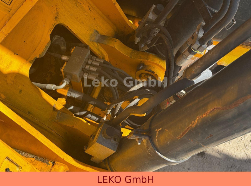 Zakup Caterpillar JS240NLC Caterpillar JS240NLC: slika Zakup Caterpillar JS240NLC Caterpillar JS240NLC