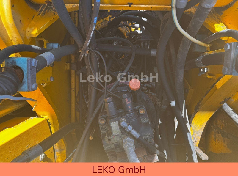 Zakup Caterpillar JS240NLC Caterpillar JS240NLC: slika Zakup Caterpillar JS240NLC Caterpillar JS240NLC