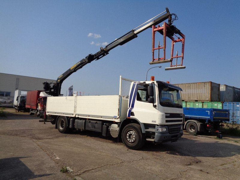DAF AE 75/360 nur 181900 km Pal.12001L TAHK - Kamion s otvorenim sandukom, Kamion s kranom: slika DAF AE 75/360 nur 181900 km Pal.12001L TAHK - Kamion s otvorenim sandukom, Kamion s kranom DAF AE 75/360 nur 181900 km Pal.12001L TAHK - Kamion s otvorenim sandukom, Kamion s kranom: slika DAF AE 75/360 nur 181900 km Pal.12001L TAHK - Kamion s otvorenim sandukom, Kamion s kranom