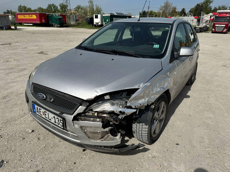 Ford Focus 1,6 i - Damaged Car - Hatchback: slika Ford Focus 1,6 i - Damaged Car - Hatchback Ford Focus 1,6 i - Damaged Car - Hatchback: slika Ford Focus 1,6 i - Damaged Car - Hatchback