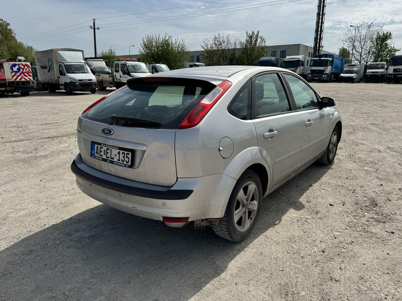 Ford Focus 1,6 i - Damaged Car - Hatchback: slika Ford Focus 1,6 i - Damaged Car - Hatchback Ford Focus 1,6 i - Damaged Car - Hatchback: slika Ford Focus 1,6 i - Damaged Car - Hatchback