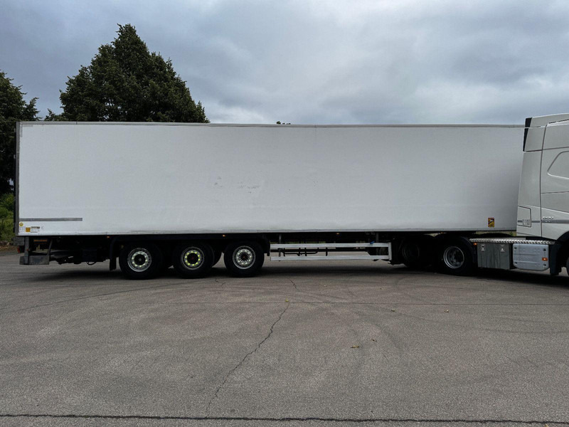 Poluprikolica hladnjača Fruehauf: slika Poluprikolica hladnjača Fruehauf Poluprikolica hladnjača Fruehauf: slika Poluprikolica hladnjača Fruehauf