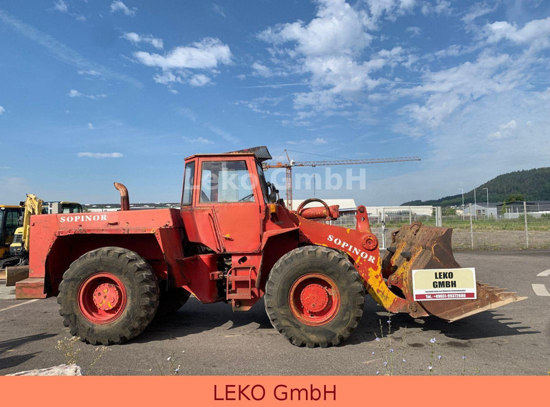 Hanomag B14C - Utovarivač na kotačima: slika Hanomag B14C - Utovarivač na kotačima Hanomag B14C - Utovarivač na kotačima: slika Hanomag B14C - Utovarivač na kotačima