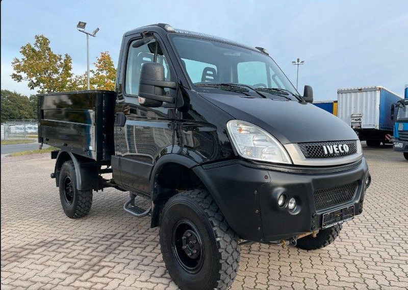 Iveco 35S17 W 4x4 Flatbed - Dostavno vozilo s ravnom platformom: slika Iveco 35S17 W 4x4 Flatbed - Dostavno vozilo s ravnom platformom Iveco 35S17 W 4x4 Flatbed - Dostavno vozilo s ravnom platformom: slika Iveco 35S17 W 4x4 Flatbed - Dostavno vozilo s ravnom platformom