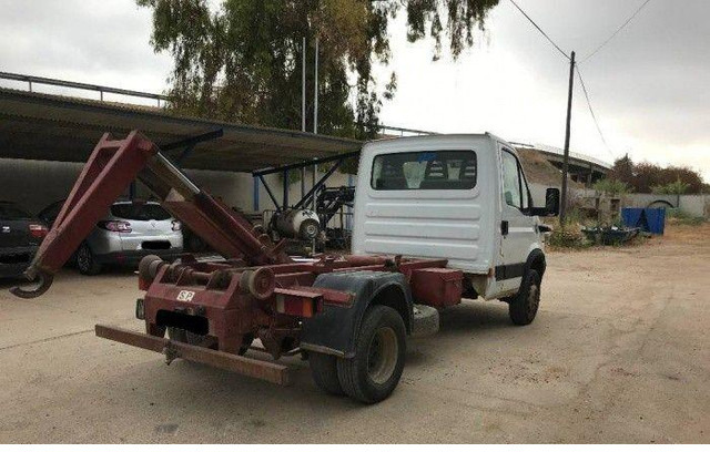 Iveco 65C15 Hook lift truck - Kamion s kukastom dizalicom: slika Iveco 65C15 Hook lift truck - Kamion s kukastom dizalicom Iveco 65C15 Hook lift truck - Kamion s kukastom dizalicom: slika Iveco 65C15 Hook lift truck - Kamion s kukastom dizalicom
